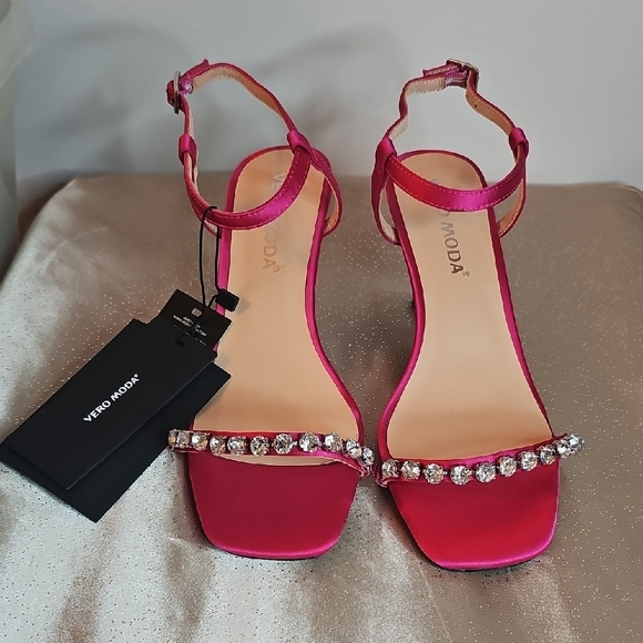 Vero Moda Shoes - Vero Moda Fuchsia Heels with Rhinestone Accents
